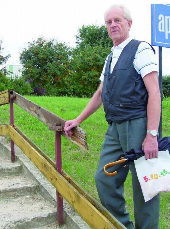 Stanisław Łupiński tłumaczy, że doskonale pamięta moment oddania schodów do użytku, ale remontu nie było