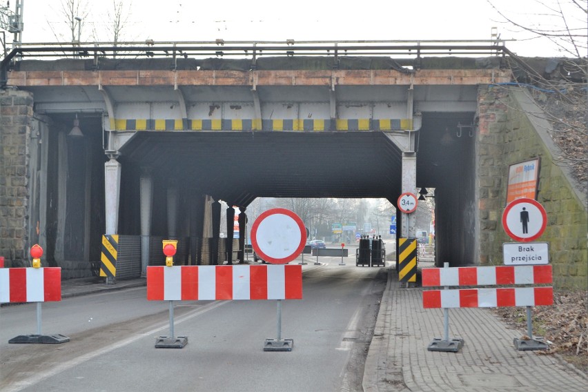 Rybnik: Droga pod wiaduktem na Chwałowickiej przejezdna dla...