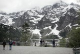Najlepsze zimowe szlaki w Tatrach. 11 łatwych i bezpiecznych tras. Zobacz turystyczne wskazówki, mapy, czas przemarszu i dodatkowe atrakcje