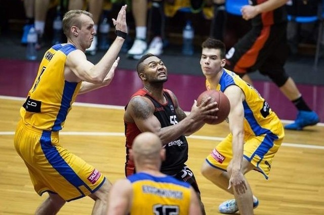 Energa Czarni różnicą dwóch punktów pokonała Asseco Gdynia.
