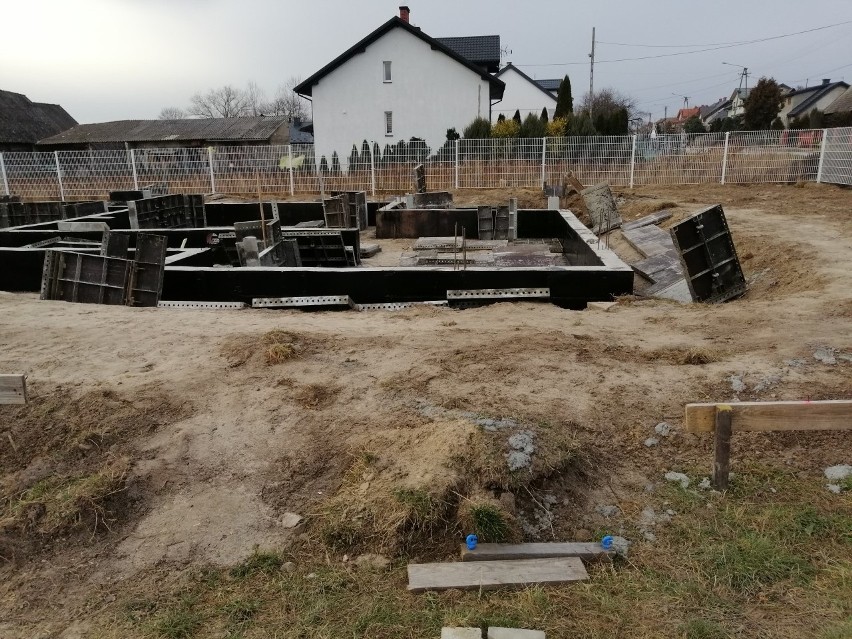 W Mirowie Starym trwa budowa domków jednorodzinnych.