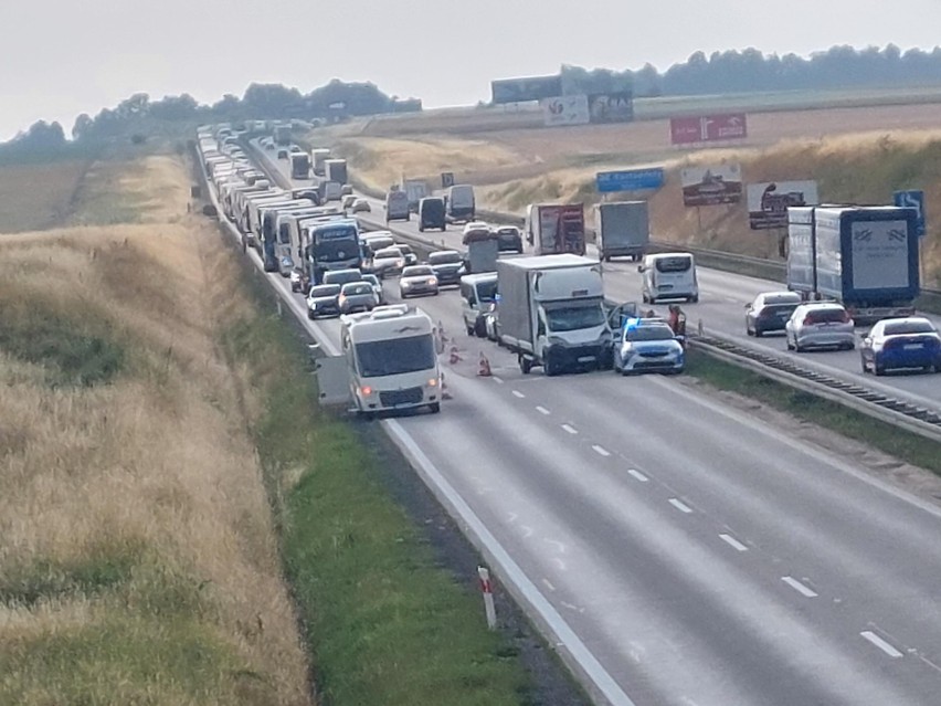 Na autostradzie A4 pod Wrocławiem zderzyły się trzy...