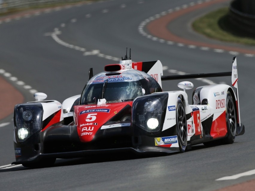 Toyota TS050 Hybrid...