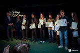 Studenci otrzymali stypendia Międzynarodowego Programu Stypendialnego Miasta Kielce. Kto został nagrodzony? Zobacz zdjęcia