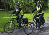 Rowerowe patrole w Łodzi. Pedałują policjanci i strażnicy miejscy