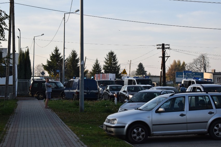 2 liga. Mecz Stal Stalowa Wola - Widzew Łódź zabezpieczało sporo policjantów