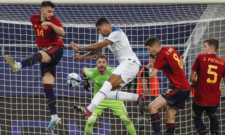 Reprezentacja Anglii nowym mistrzem Europy do lat 21. W finale "Synowie Albionu" pokonali 1:0 faworyzowaną Hiszpanię 