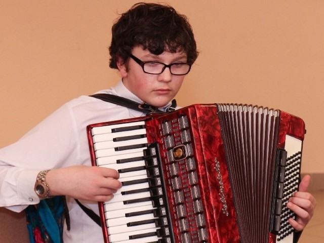 Przed chorobą Karol Bilski był aktywnym młodym człowiekiem. Chodził do szkoły muzycznej, grał na akordeonie w zespole Trębowianki.