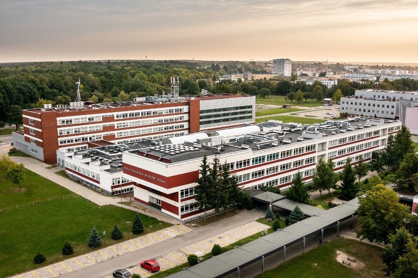 Na Politechnice Białostockiej ruszyła rekrutacja na studia II stopnia. Na studentów czeka 935 miejsc