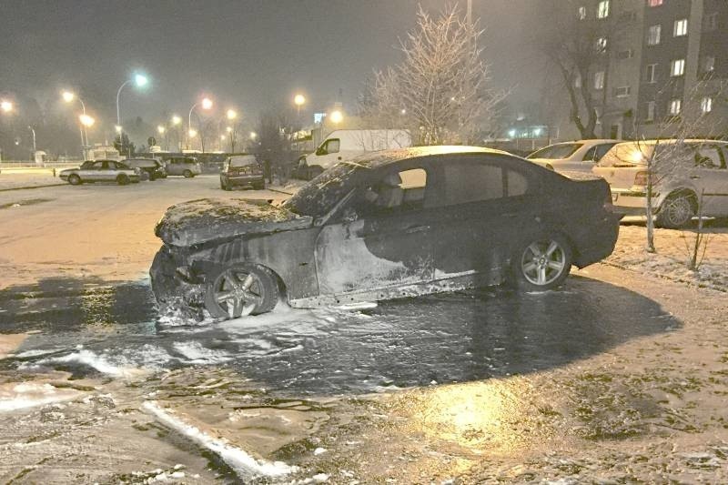 Wczoraj wieczorem na osiedlowym parkingu przy al. Wyzwolenia...