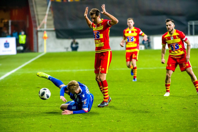 Ekstraklasa piłkarska wraca do TVP. Kluby sporo na tym zarobią