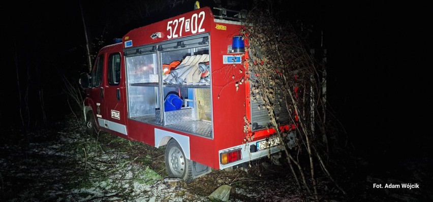 Skradziony wóz strażacki odnaleziono w lesie
