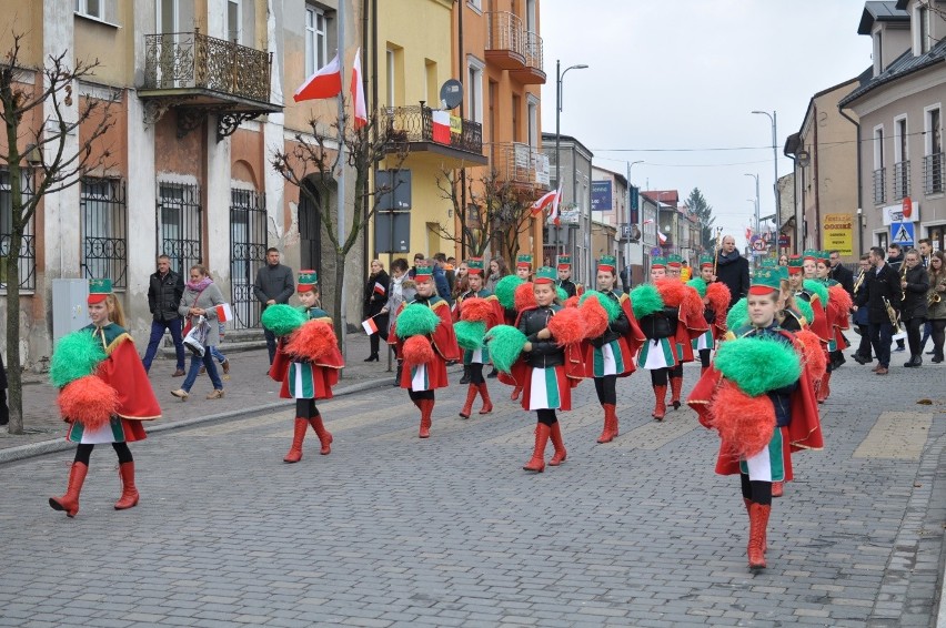 Święto Niepodległości 2019 w Chmielniku. Uroczysty korowód i koncerty (WIDEO, ZDJĘCIA)