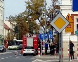 Gaz na ul. Sienkiewicza. Pięć wozów straży pożarnej na miejscu (zdjęcia)