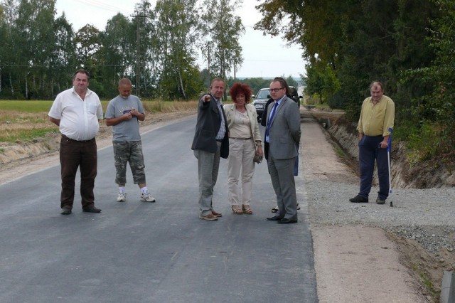 Odnowiona droga w Kaszewskiej Woli już została oddana do użytku.
