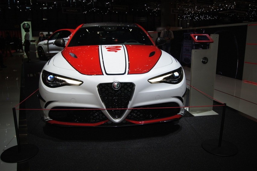 Alfa Romeo Stelvio Quadrifoglio „Alfa Romeo Racing"...