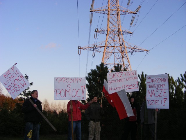 Konflikt między mieszkańcami gminy Kórnik a PSE skutkował wieloma pikietami. Jedne odbywały się pod słupami inne w Poznaniu.