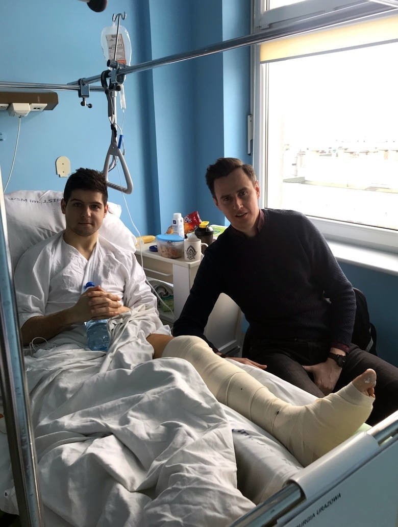 Marcin Jackowiak miał złamaną nogę w wyniku brutalnego faulu