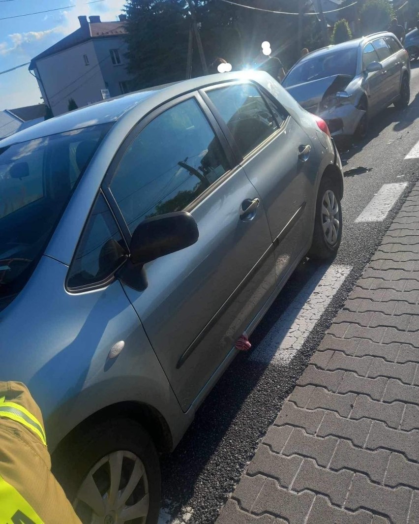 Zderzenie samochodów osobowych na drodze krajowej nr 94 pod Krakowem. Utrudnienia w ruchu 