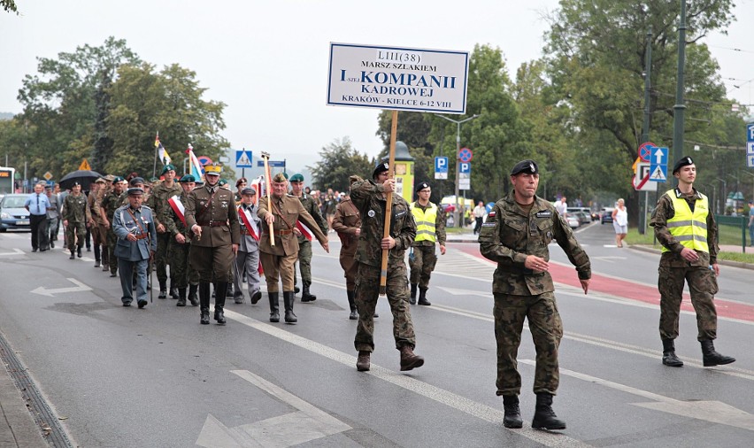 Marsz Szlakiem I Kompanii Kadrowej "Kadrówka" przeszedł ulicami Krakowa [ZDJĘCIA]