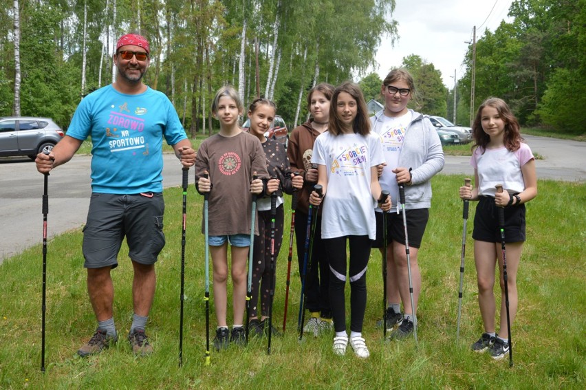 Piknik z "Niebieskim Jeżykiem" w Ostrowcu. Był bieg, marsz i jazda rowerem. Zobaczcie zdjęcia