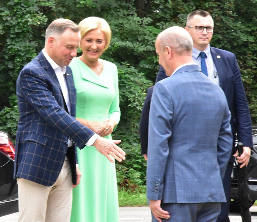 Andrzej Duda w Łodziskach w gminie Lelis. Prezydent (wraz z żoną) odwiedził Łodziska 31.08.2023