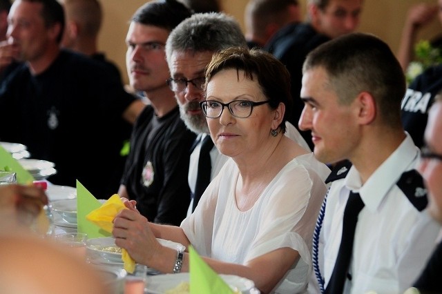 W remizie w miejscowości Sanie na panią premier czekał niedzielny obiad z rosołem.