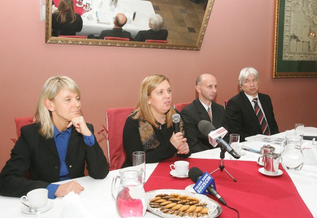 W debacie uczestniczyła m.in. była minister sportu, Elżbieta Jakubiak (druga z lewej).