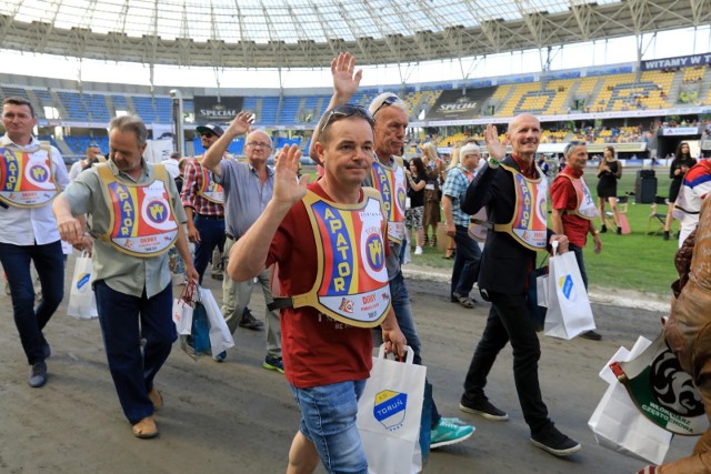 Poza epizodem w „Derbach Retro” Roberta Sawiny nie było w toruńskim klubie wiele lat. Wrócił w roli szkoleniowca