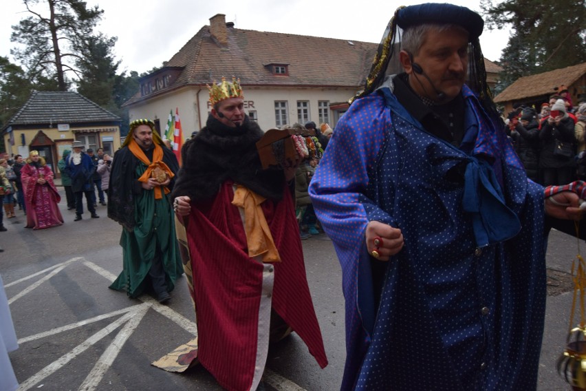 Orszak Trzech Króli przemaszerował przez Borne Sulinowo AKTUALIZACJA [zdjęcia]