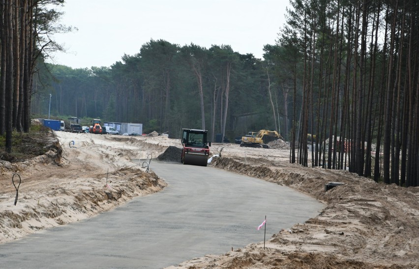 Na budowie Centrum Usług Mulnik i tunelu. Wielkie zmiany wzdłuż Karsiborskiej w Świnoujściu