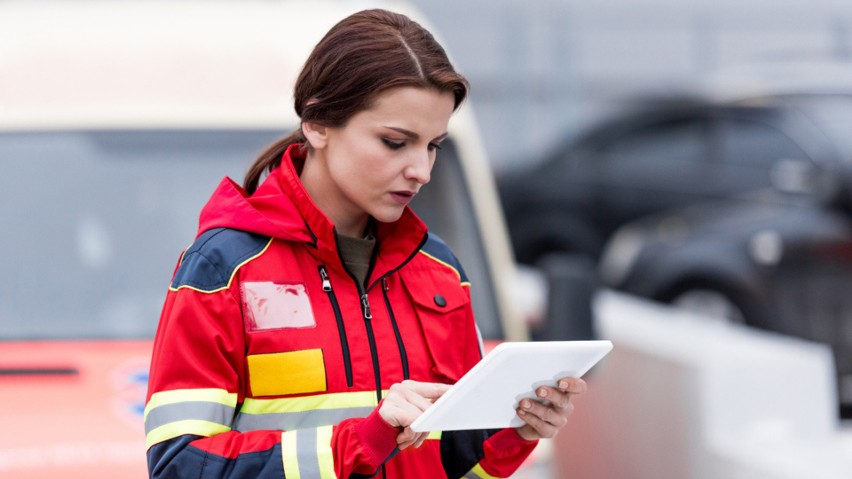 Medycy pracujący w ambulansach narażeni są na cały szereg...