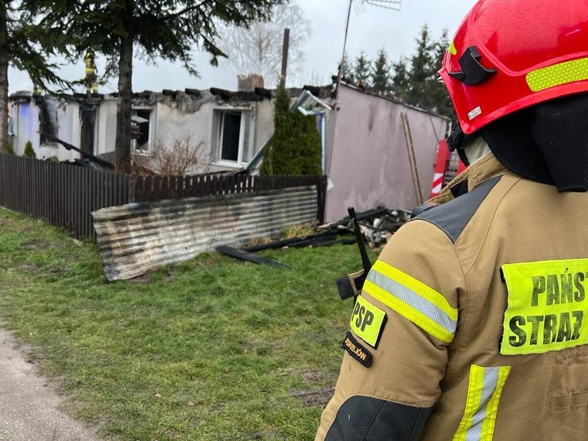 Dom stanął w płomieniach. Pożar budynku w miejscowości Dębiany, w akcji siedem zastępów strażackich - zobaczcie zdjęcia
