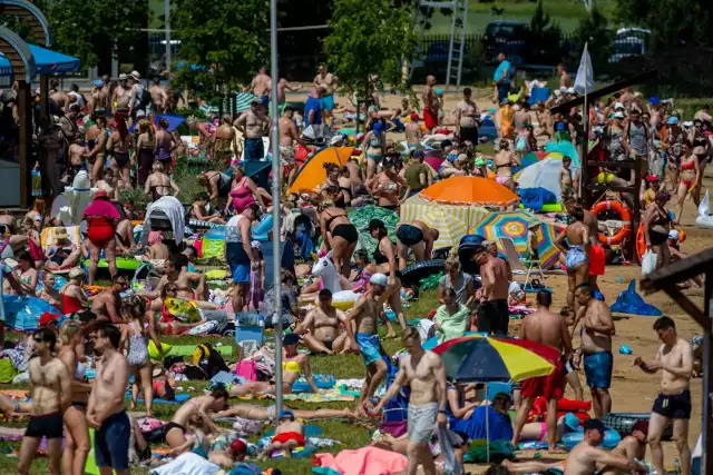 Na upały najlepsze jest plażowanie! Białostoczanie ruszyli nad zalew