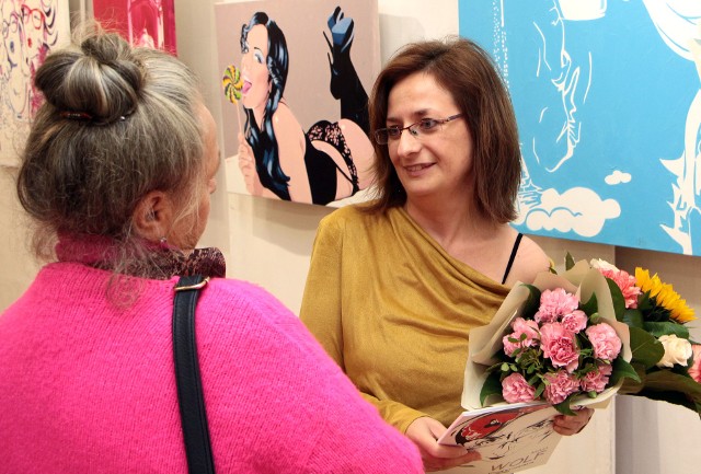 W galerii klubu "Akcent" w Grudziądzu otwarto wystawę malarstwa pochodzącej z Grudziądza artystki Mai Wolf. Wystawa zatytułowana jest "Selfie" i jest warta obejrzenia.