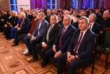 Znane osoby na Spotkaniu Opłatkowym Sportowców i Przyjaciół Sportu w Kielcach. Wręczono statuetki dla Świętokrzyskich Ambasadorów Sportu