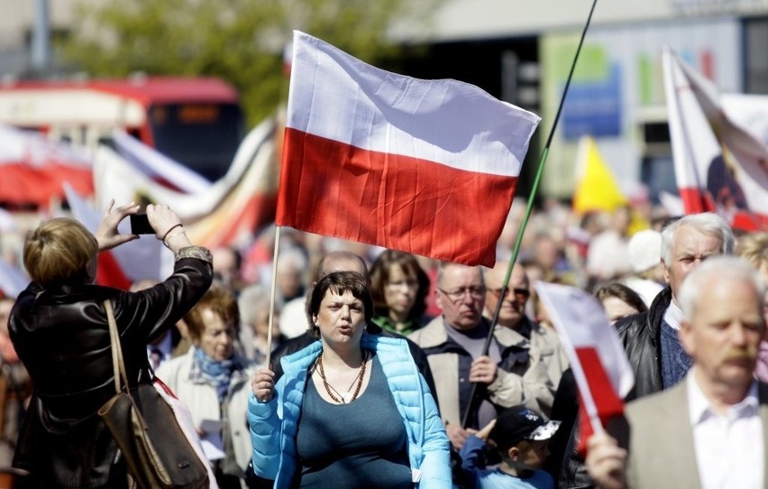 Gdańsk: Marsz w obronie rodziny i "przeciw ekspansji homoseksualizmu" [ZDJĘCIA]