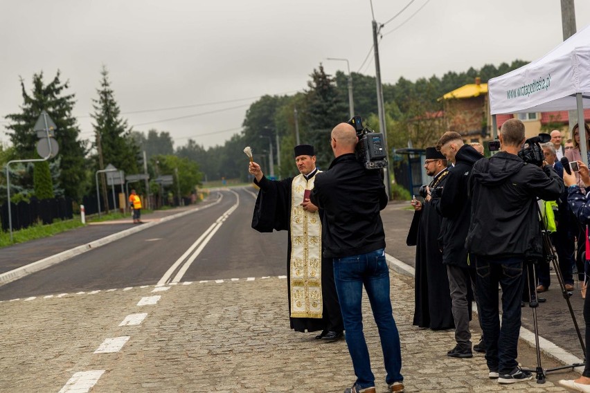 Nowy fragment drogi wyjazdowej z Zabłudowa w kierunku...