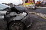 Tramwaj zderzył się z samochodem na rondzie Toruńskim
