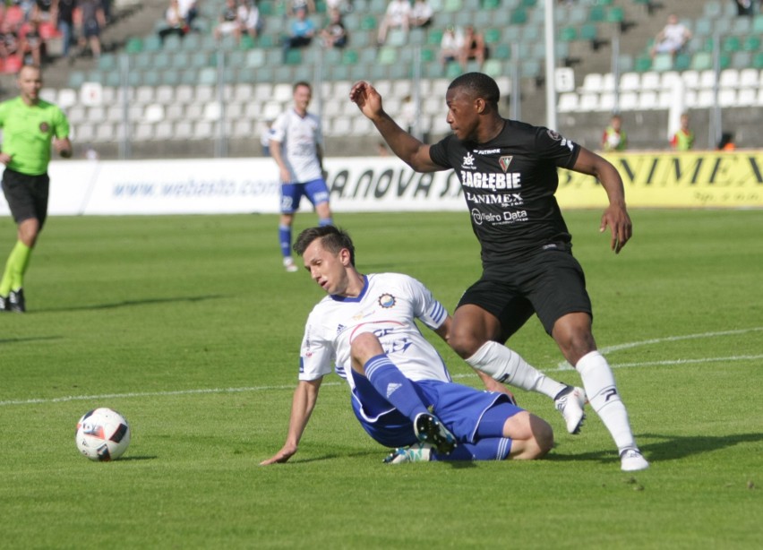 Zagłębie Sosnowiec  - Stal Mielec 3:1. Magiera podziwiał strzelecki popis Tomasza Nowaka [wynik]