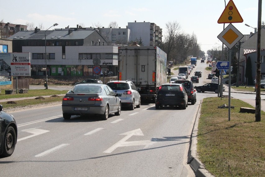 Zamknięte skrzyżowanie w Kielcach, nowe oznakowanie i korki od soboty
