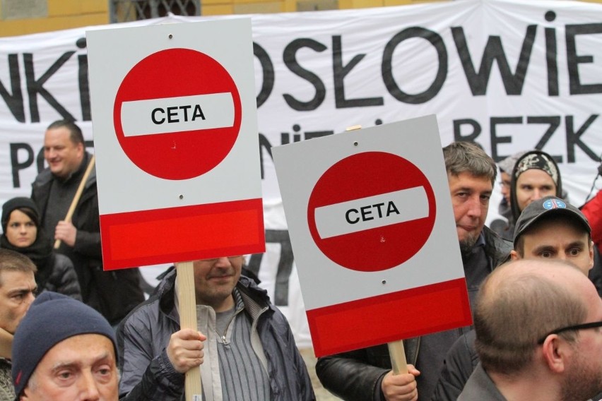 Protest na Rynku przeciwko TTIP i CETA