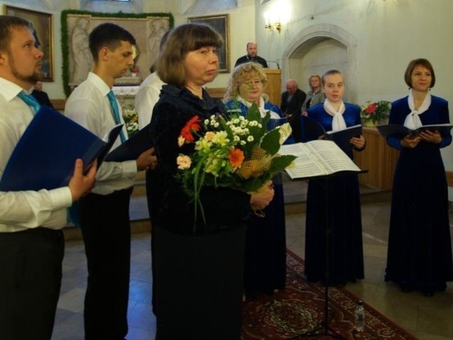 Kilkuosobowy chór Mariny Bukowej zachwycił publiczność.