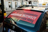 Nowe przepisy - przewozy osobowe tylko z polskim „prawkiem”. Obcokrajowcy pośpieszyli z wnioskami