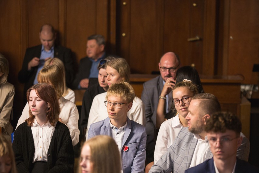 Słupscy uczniowie wyróżnieni. Wręczono im stypendia Prezydenta Miasta Słupska