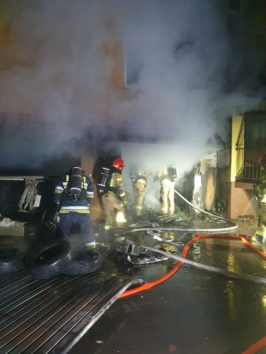 Gdańsk: Pożar garażu pod blokiem w Osowej. Z mieszkania...