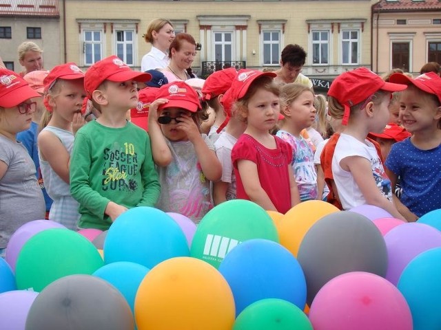 Cała Polska czyta dzieciom na Rynku w Oświęcimiu