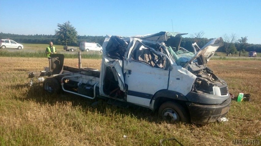 24-letni kierowca wywrotki miał wypadek na krajowej 46. W...