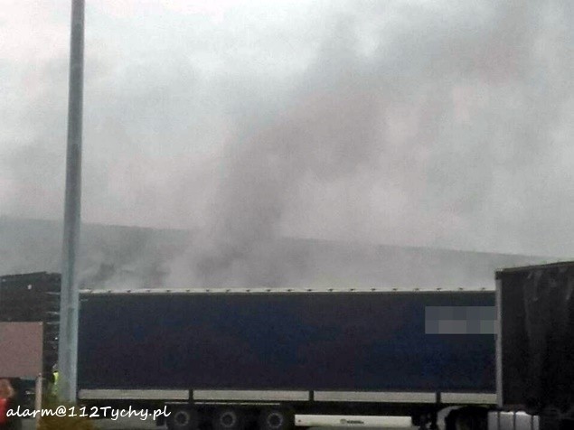Pożar na terenie firmy LEAR w Tychach. Ewakuowano około 220 osób