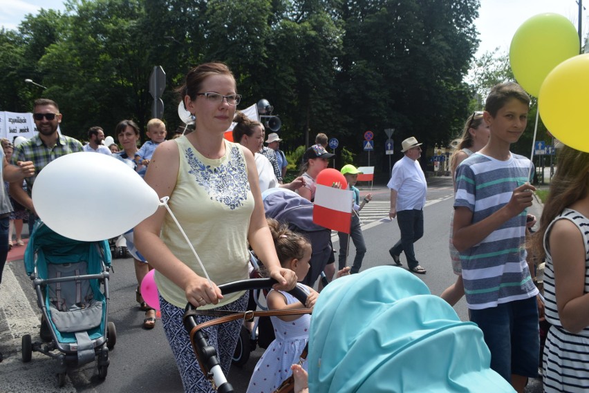 Ulicami Rybnika przeszedł Marsz dla życia i rodziny